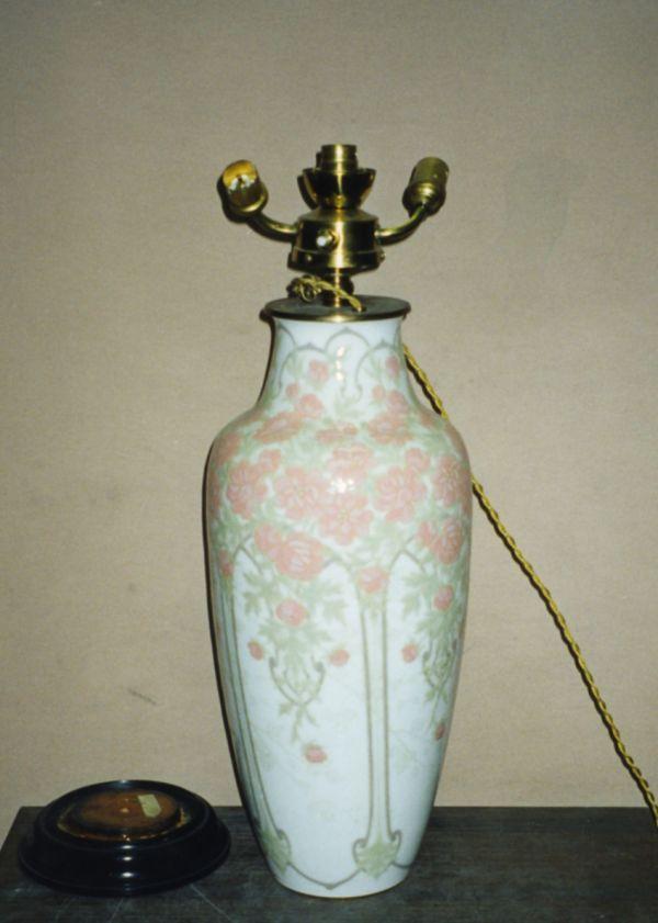 Vase monté en lampe